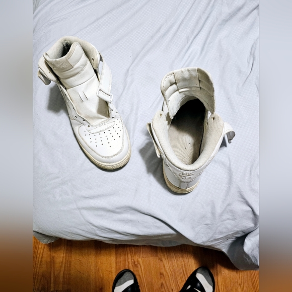 2 Pairs for the price of one...Nike Air Force 1 Mid, size 10.5 US, no box - Picture 15 of 16